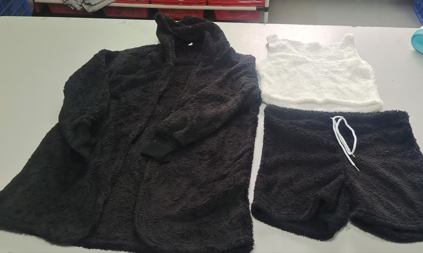 Three-piece pajamas set